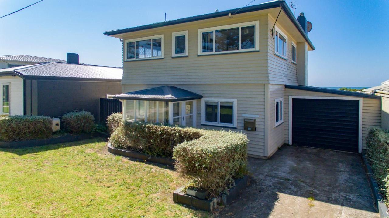 Taranaki Beach House - Great Sea Views Villa Waitara Exterior photo