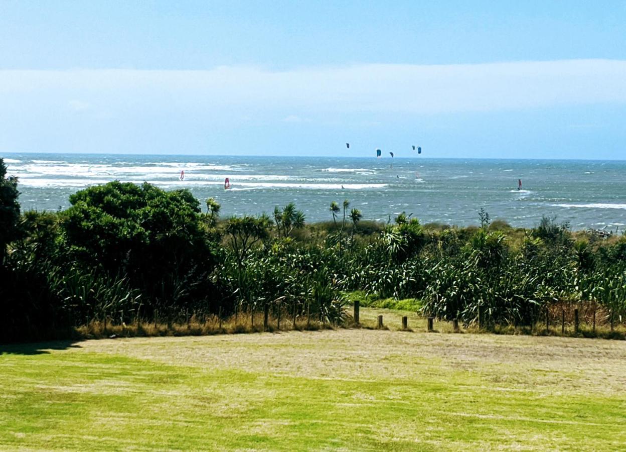 Taranaki Beach House - Great Sea Views Villa Waitara Exterior photo